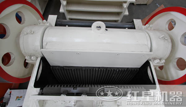 250-1000顎破進(jìn)料口特寫 250-1000顎破進(jìn)料口特寫