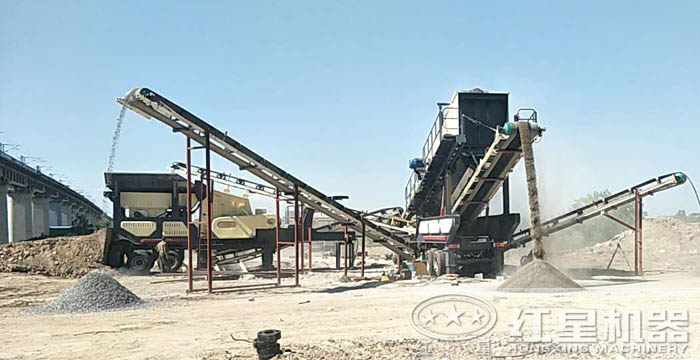移動(dòng)破碎站生產(chǎn)高鐵用的石子工作現(xiàn)場(chǎng) 移動(dòng)破碎站生產(chǎn)高鐵用的石子工作現(xiàn)場(chǎng)