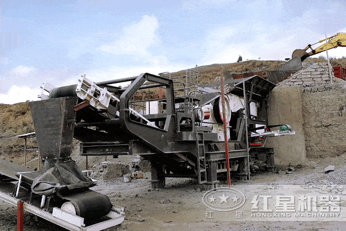 顎式破碎機(jī)搭載移動(dòng)破碎機(jī)施工作業(yè)現(xiàn)場(chǎng) 顎式破碎機(jī)搭載移動(dòng)破碎機(jī)施工作業(yè)現(xiàn)場(chǎng)