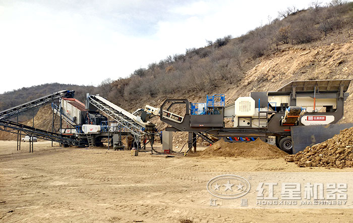 移動石塊粉碎機施工現(xiàn)場