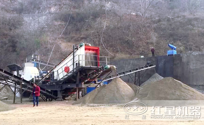 移動制沙現(xiàn)場 移動制沙現(xiàn)場