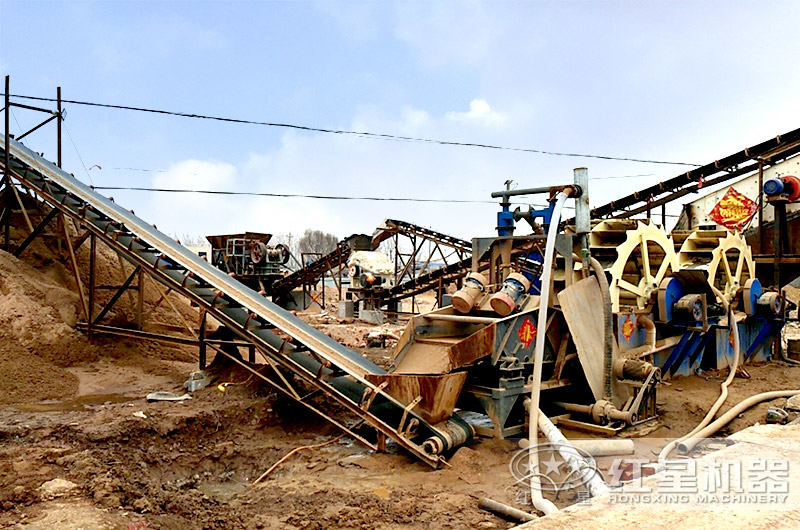 兩臺(tái)洗砂機(jī)配合工作，產(chǎn)量更大