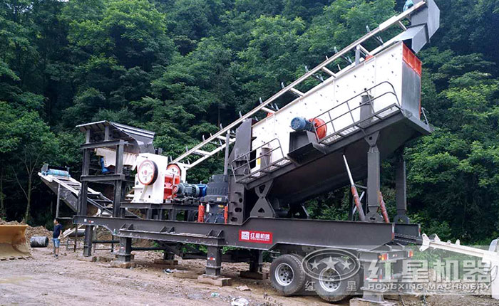 超大型四合一移動(dòng)石頭破碎機(jī)