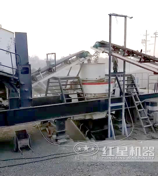 移動(dòng)配置制沙作業(yè)現(xiàn)場