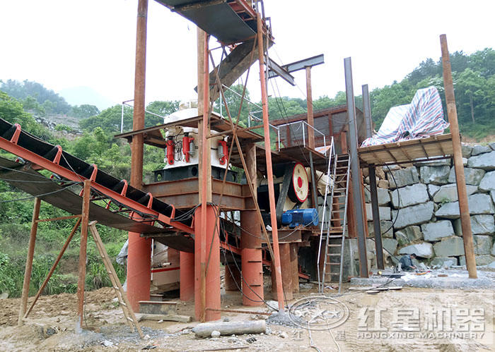 鄂式破碎機(jī)、圓錐破碎機(jī)安裝現(xiàn)場(chǎng)