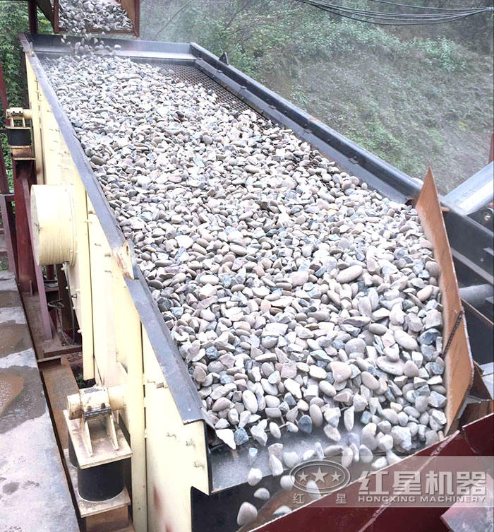 振動(dòng)篩篩分過(guò)程