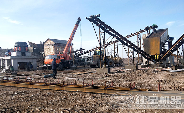 搭建中的石料碎石場 搭建中的石料碎石場