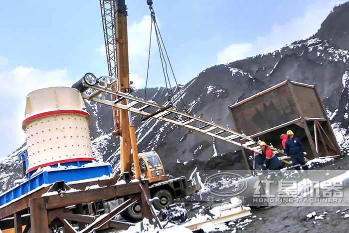 復合式破碎機用戶作業(yè)現(xiàn)場 復合式破碎機用戶作業(yè)現(xiàn)場