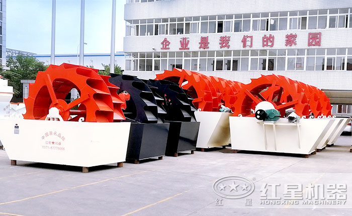 廠區(qū)整齊排放的洗砂機