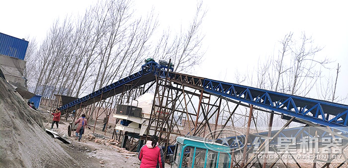 人造沙施工現(xiàn)場(chǎng)