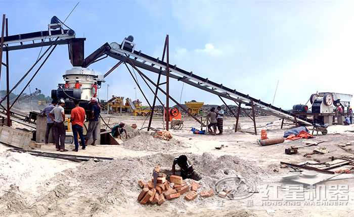 客戶圓錐破碎機安裝現(xiàn)場