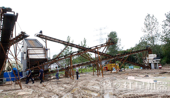 石灰石制砂機作業(yè)現(xiàn)場 石灰石制砂機作業(yè)現(xiàn)場