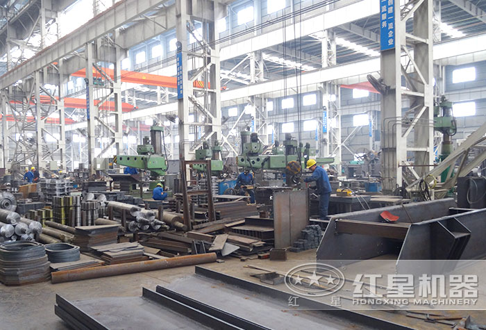 紅星機器工人作業(yè)車間