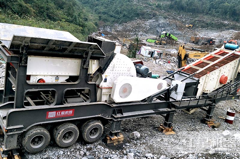 重錘式移動破碎機單機作業(yè)安裝現(xiàn)場