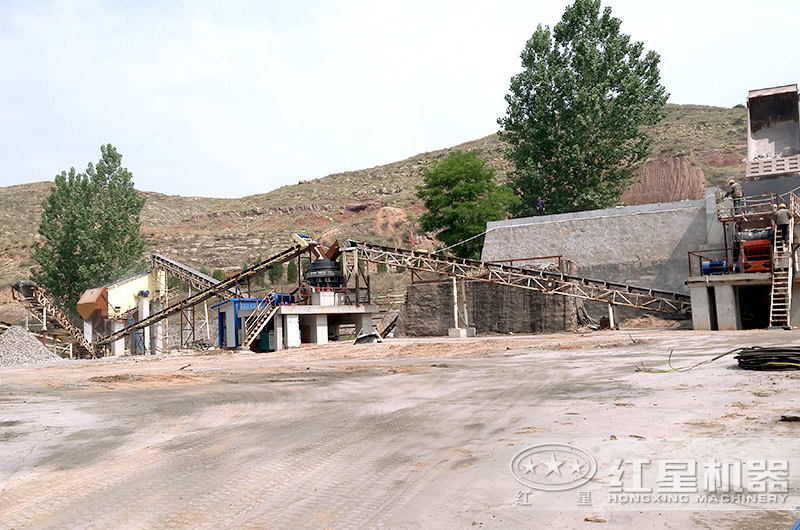 復(fù)合型圓錐破碎機客戶制砂現(xiàn)場