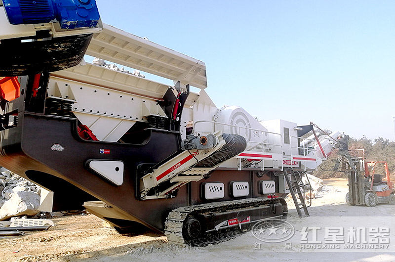 履帶移動(dòng)石頭粉碎機(jī)