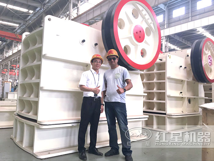 鄂式碎石機(jī)