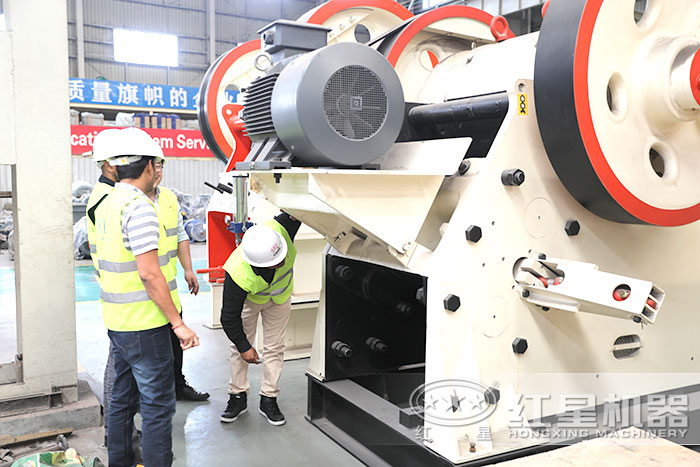 鄂式碎石機(jī)細(xì)節(jié)查看