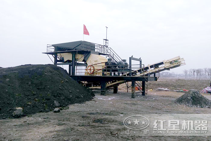 煤矸石粉碎作業(yè)現(xiàn)場(chǎng)