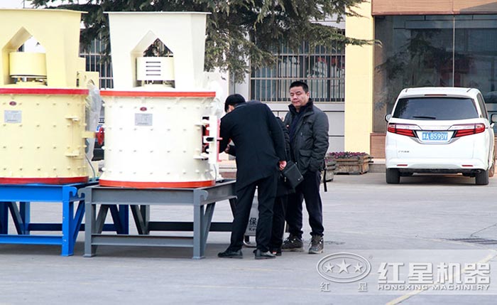 1000復合式破碎機車間現(xiàn)貨