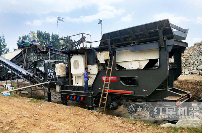 湖北武漢200噸鄂式破碎機(jī)生產(chǎn)現(xiàn)場(chǎng)