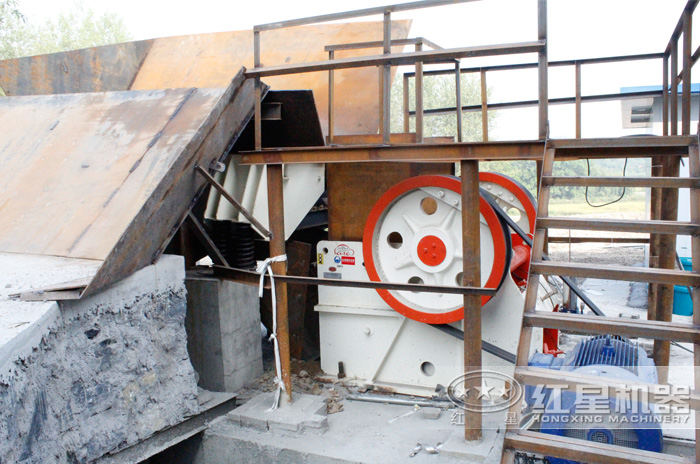 細(xì)鄂破青石100噸生產(chǎn)現(xiàn)場——蕪湖