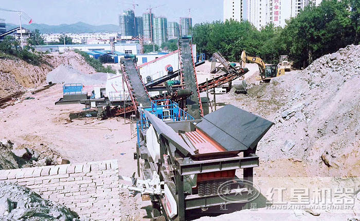 一小時可處理200噸的移動式泥石分離機現(xiàn)場作業(yè)圖