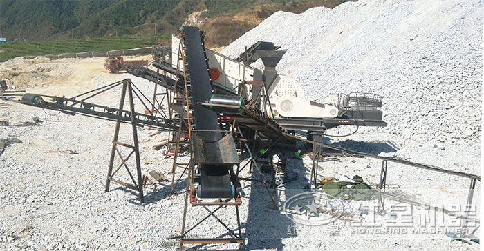 移動(dòng)錘式破碎機(jī)