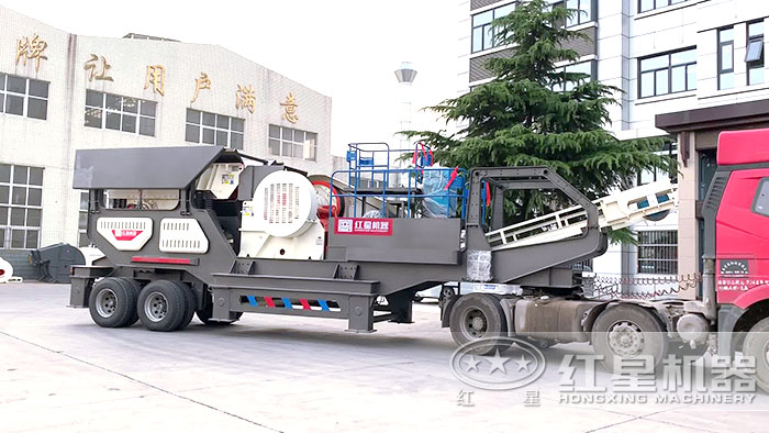 輪胎移動(dòng)顎式破碎機(jī)車(chē)頭牽引