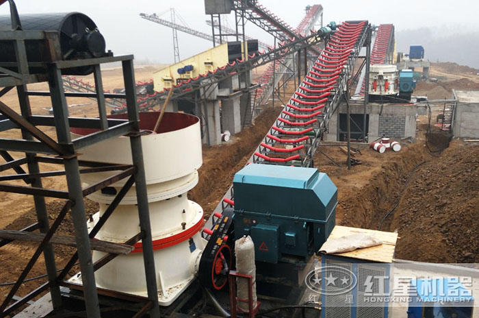 河北邢臺花崗巖人工機(jī)制沙生產(chǎn)現(xiàn)場