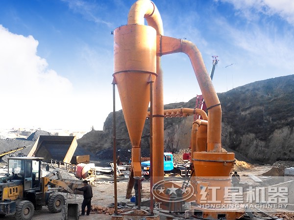 雷蒙磨粉機(jī)現(xiàn)場(chǎng)