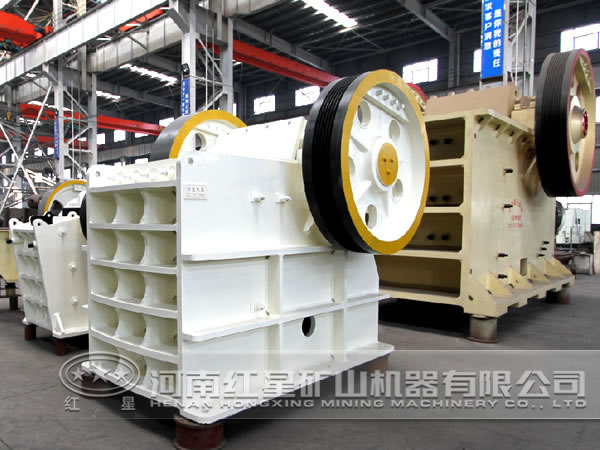 復(fù)擺型細(xì)碎鄂式破碎機(jī)