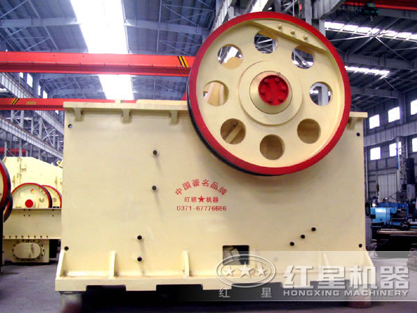 PE型顎式破碎機(jī)