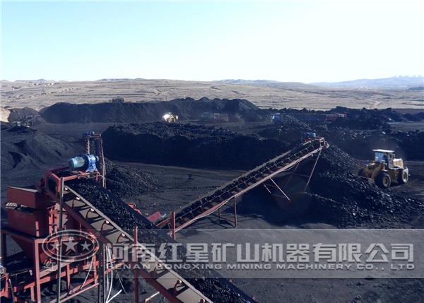 煤炭開(kāi)采現(xiàn)場(chǎng)