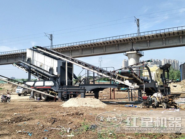 新型車載輪胎碎石機(jī)工作現(xiàn)場(chǎng)