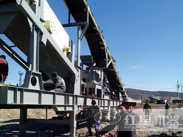 新型輪胎車載碎石機(jī)現(xiàn)場(chǎng)安裝圖